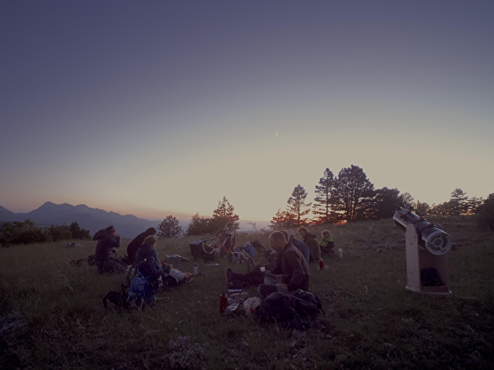 Groupe au crépuscule