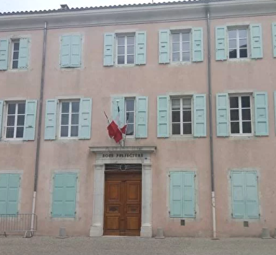 Visite guidée de la sous-préfecture