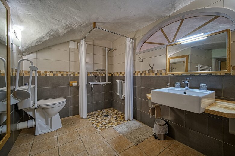 Salle de bain accès PMR