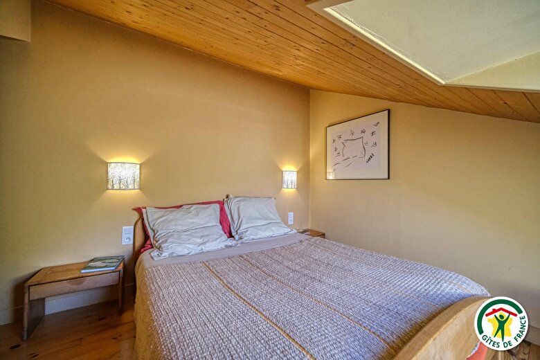 La chambre : les draps sont fournis et les lits seront faits pour votre arrivée !