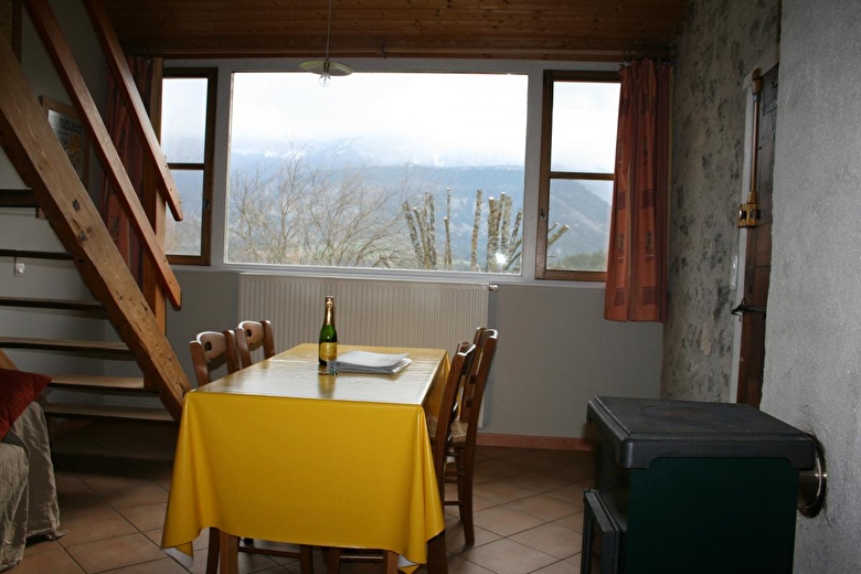 Séjour avec vue sur la montagne de Glandasse.