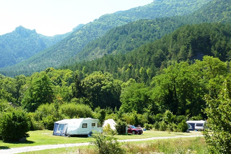 Aire Naturelle de Camping Domaine du Mûrier