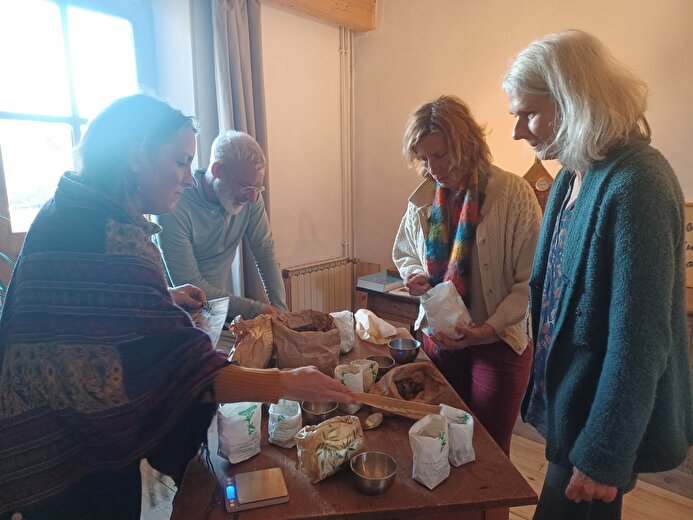Atelier d'Herboristerie Familiale avec Symbiose du Vivant