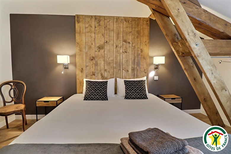 Un lit double ou deux lits simples (1x180 ou 2x90 x200)