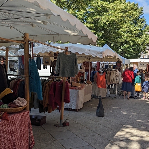 Marché Laine et Soie