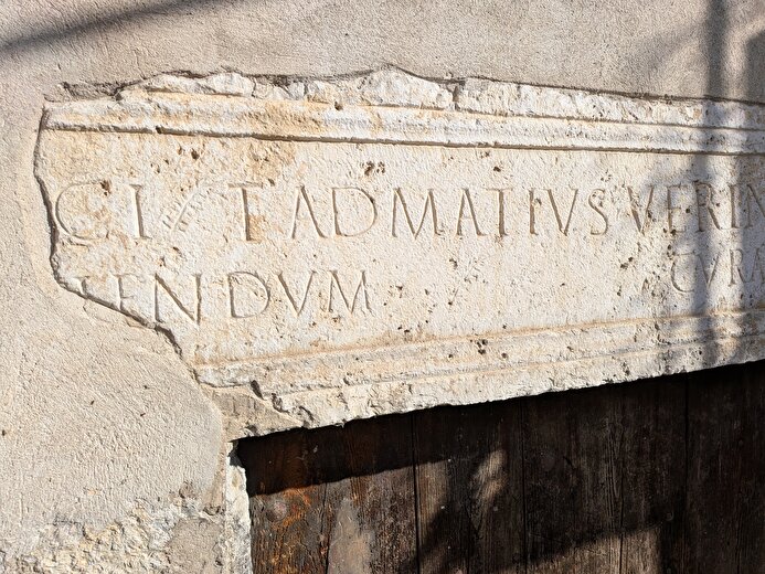 Ecritures romaines - linteau