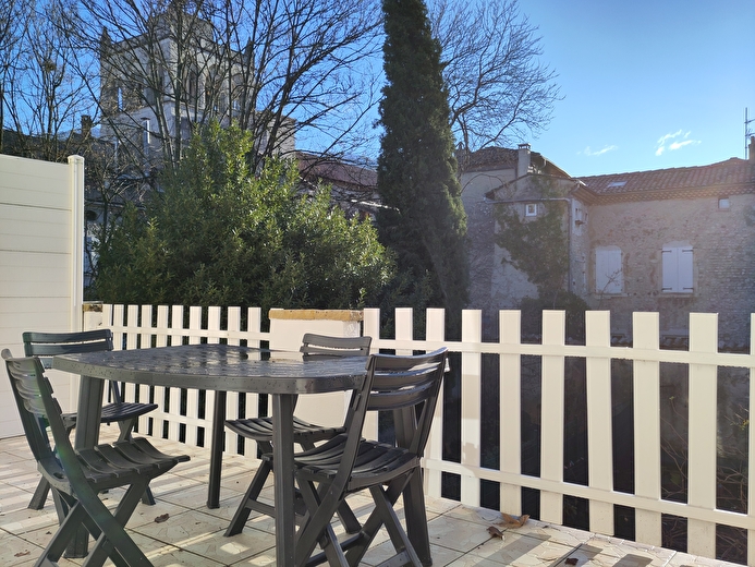 Terrasse avec vues cathédrale