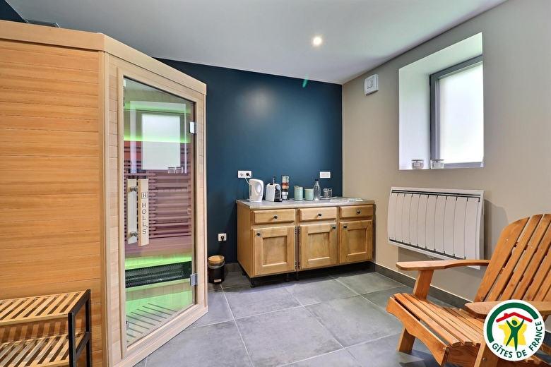 Espace bien-être doté d'un sauna, d'un spa, d'une tisanerie (en option 25?/pers/1h)
