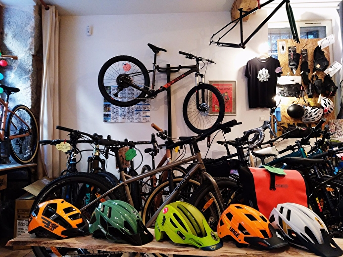 Black&Cycles - Location de vélos, réparations