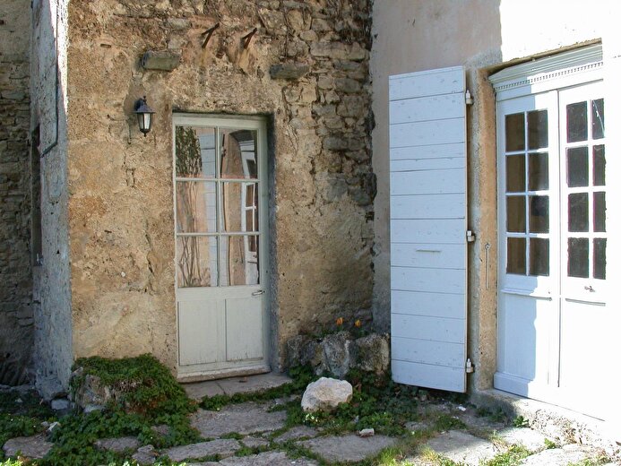 Gîtes d'étape et de séjour de l'Abbaye de Valcroissant