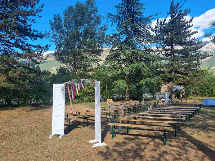 Installation cérémonie de mariage en extérieur